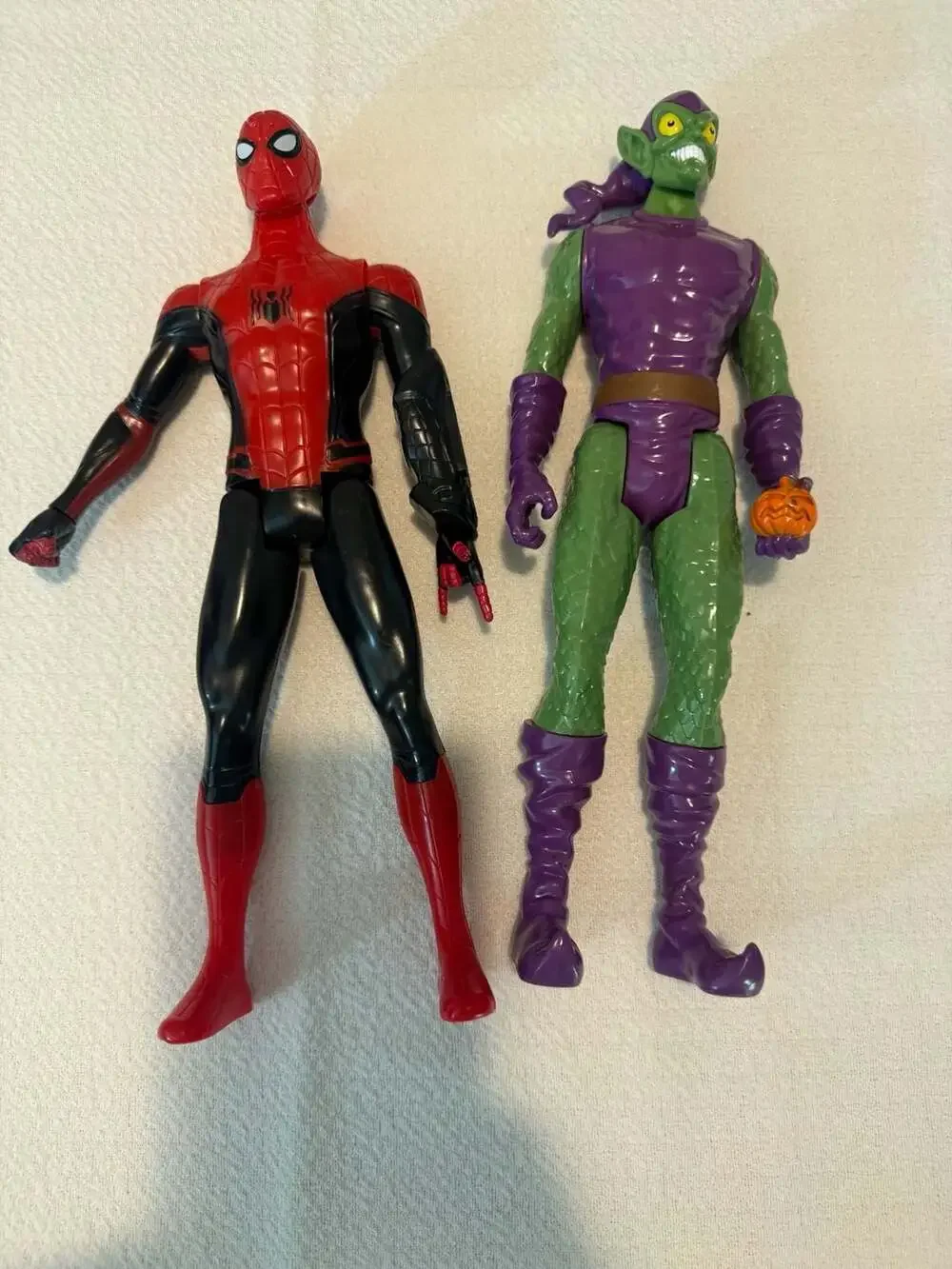 Hasbro Marvel Series Spider-Man and Green Goblin 12-Inch Action Figure Bundle
